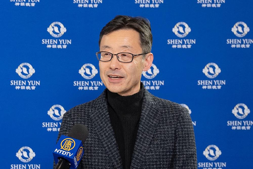 Toshikazu Kudo na nastupu Shen Yun u Nagoyi 23. prosinca (NTD televizija)