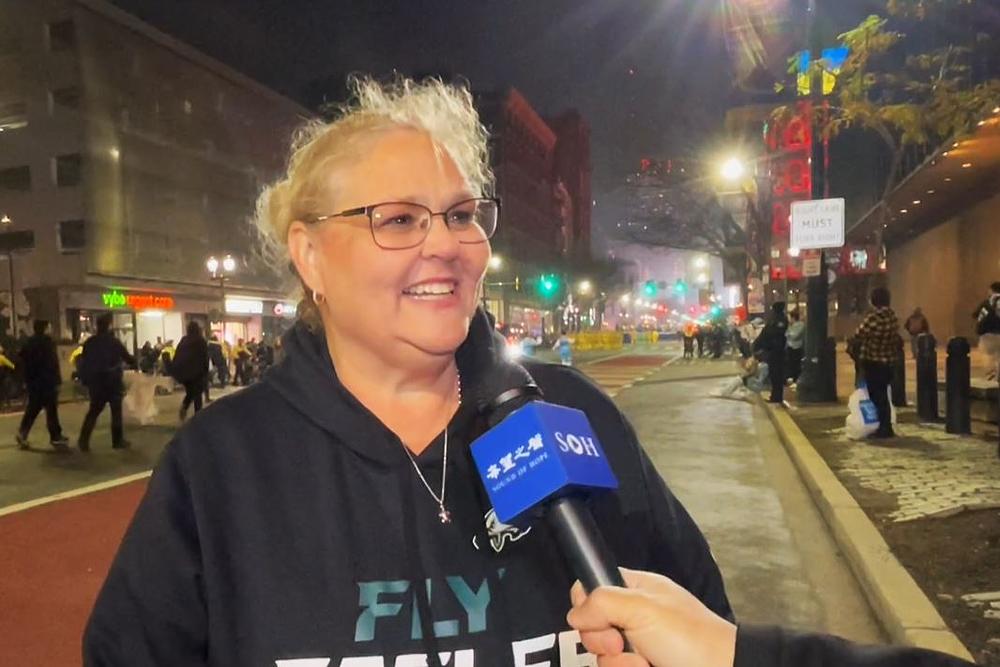 Sylvia Scott iz Sjeverne Karoline rekla je da voli nastup praktikantske dobošarske grupe.