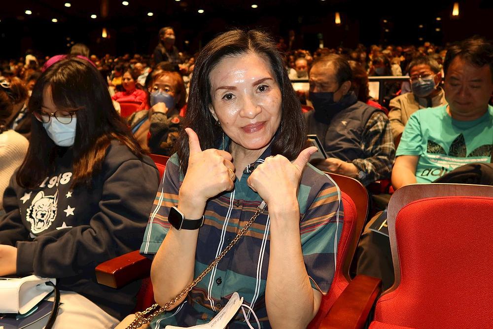 Chen Yi-fan, izvršna direktorica Udruge Osmijeh (Smile Association) u Taichungu, na nastupu Shen Yuna u Changhua 17. ožujka (The Epoch Times)