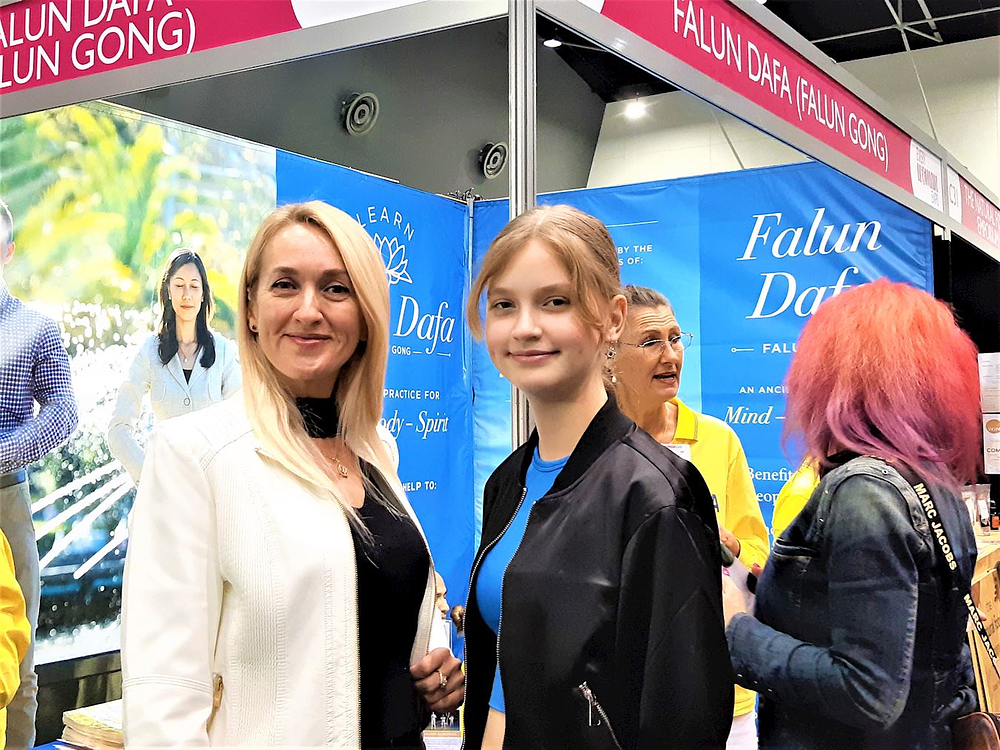 Elena (lijevo) i njena kćerka