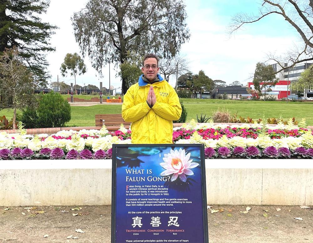 Sean Reid, novi praktikant iz Melbourna, zahvaljuje Učitelju na spasenju.