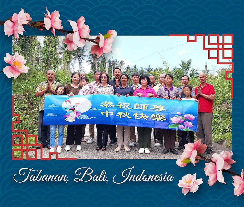 Pozdrav Učitelju Li-u od praktikanata iz Tabanana, Bali