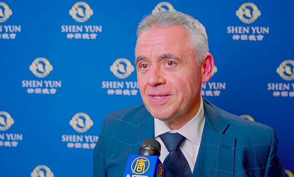 Pierluigi Mannino, član Gradskog vijeća Cagliariju, na predstavi Shen Yun u Cagliariju 3. januara uvečer (NTD Televizija)