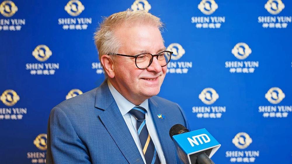 Michael Gahler, član Evropskog parlamenta, na predstavu Shen Yun u Frankfurtu, Njemačka, 2. marta (NTD Televizija)