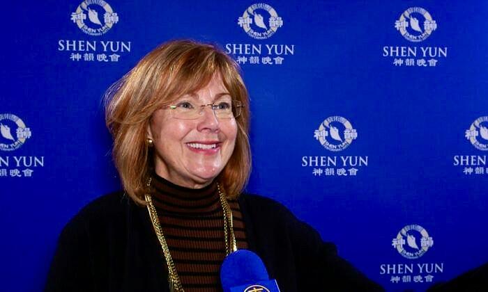 Deborah Prischmann Gryniewicz, profesorica pjevanja i bivša članica odsjeka za pjevanje Univerziteta za umjetnost u Philadelphiji 